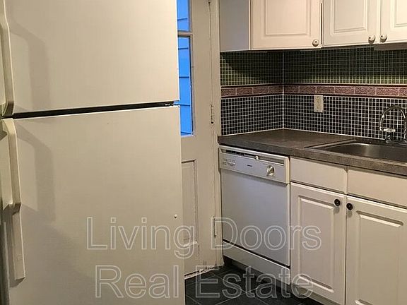 3rd image of 2303 South St