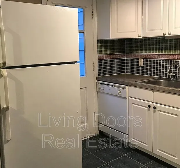 2303 South St — Photo 3