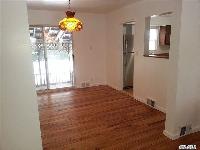 1st image of 40 Roydon Dr E