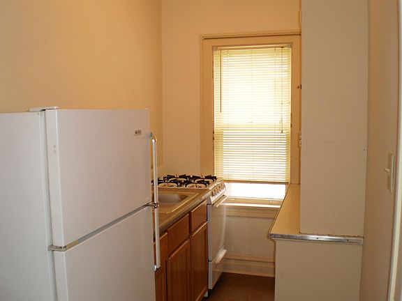 3rd image of 4-1439 Grand Ave #4