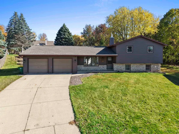 953 Hilly Haven Ct, Green Bay, WI 54311