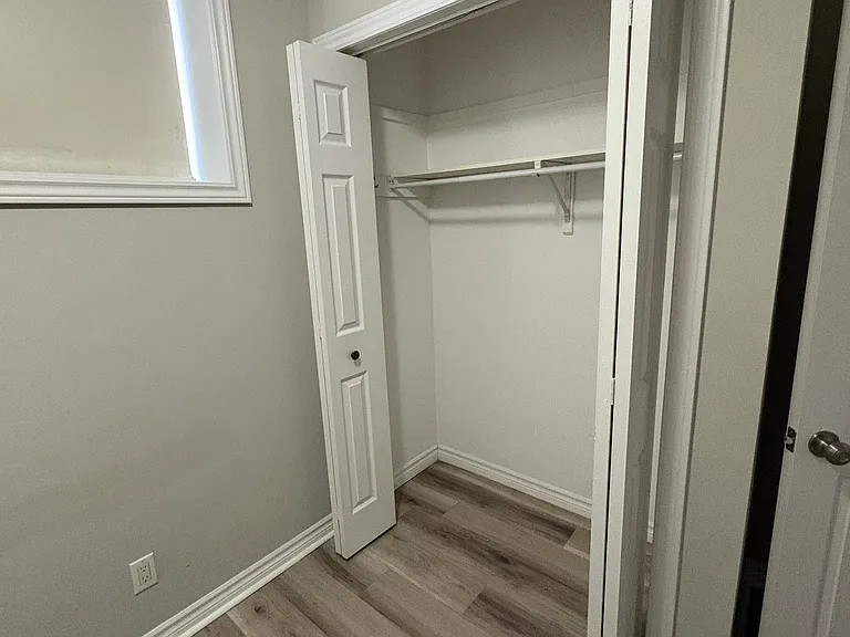 21 Stirling Ave S #34 — Photo 5