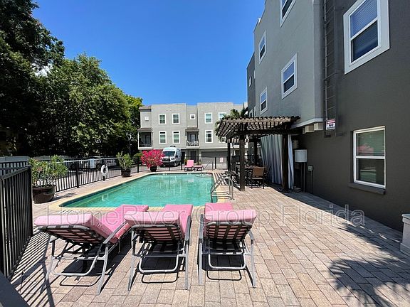 5th image of 3227 Marcellus Cir