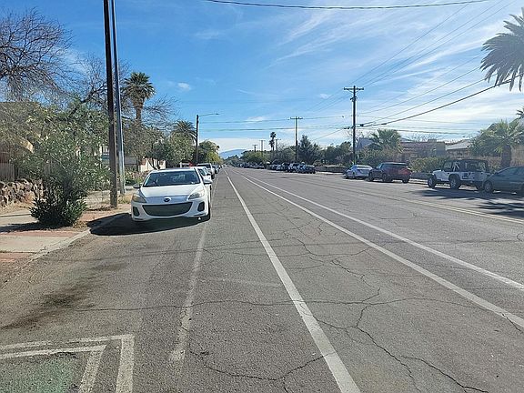 4th image of 205 E University Blvd