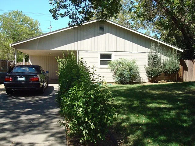 1205 Duke Dr — Photo 1