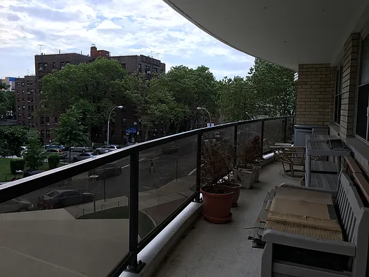 Sold by Benjamin Realty Since 1980 | media 31