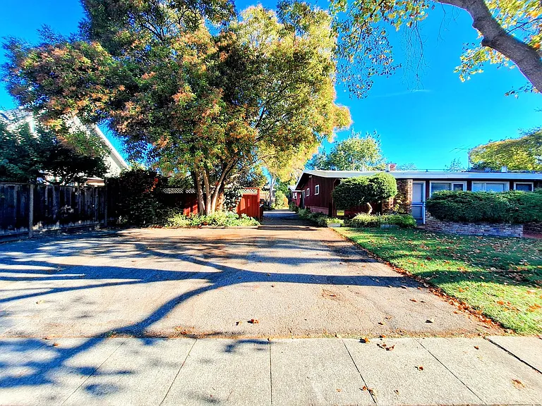 Emer01 — Photo 27