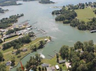 157 Oak Leaf Dr, Weems, VA 22576