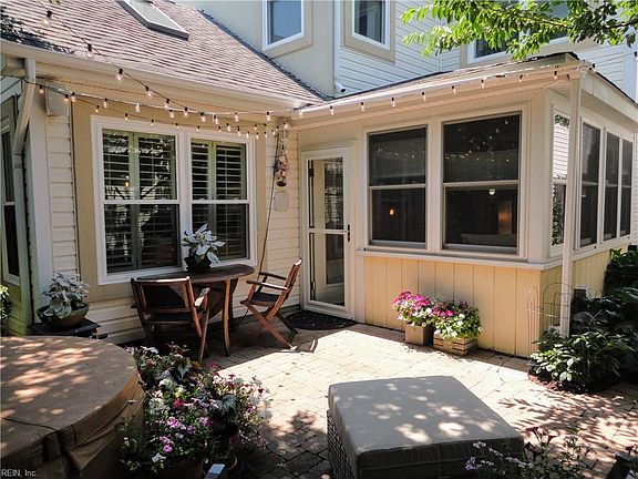 5th image of 2365 Cape Arbor Dr