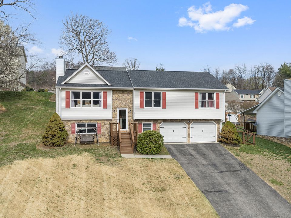 1st image of 3833 Belmont Ct