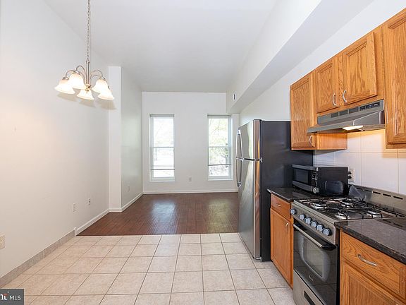 4th image of 1526 Mount Vernon St #1