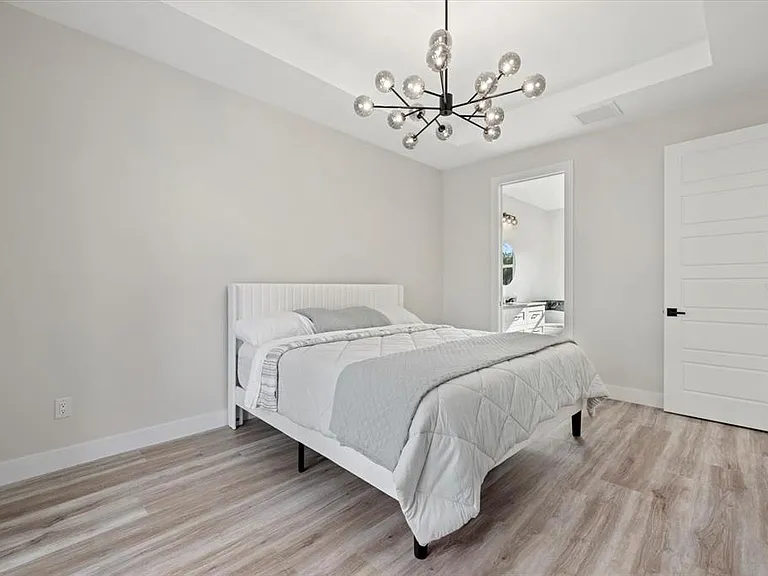 2938 Jason St — Photo 16