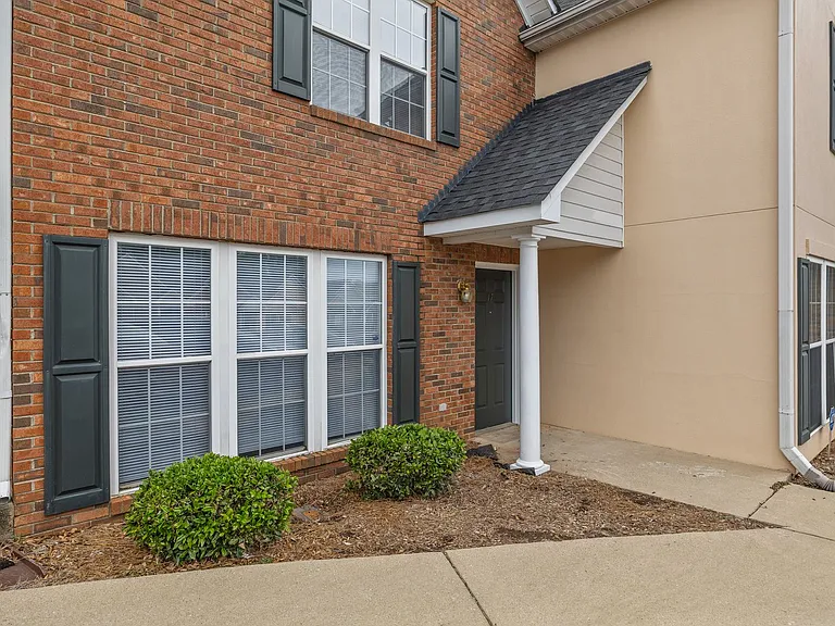 17 Whitfield Way — Photo 1