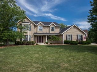 W173N5075 Chestnut Rd, Menomonee Falls, WI 53051