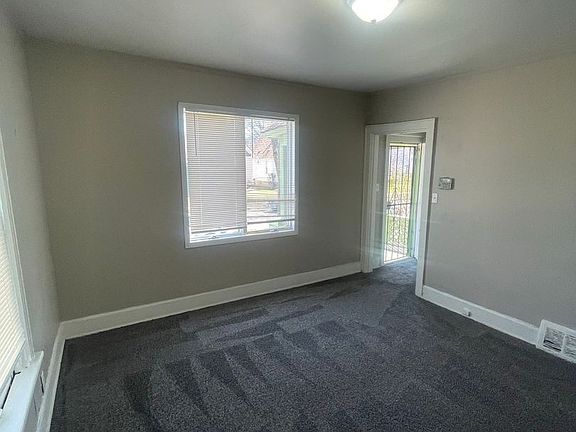 4th image of 4661-4661A N 38th St #4661