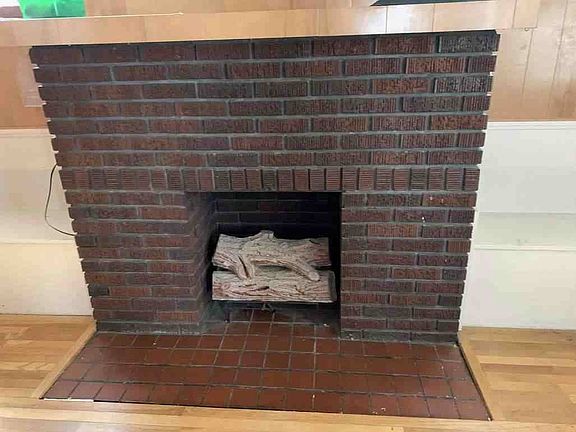 5th image of 264 Glenn St