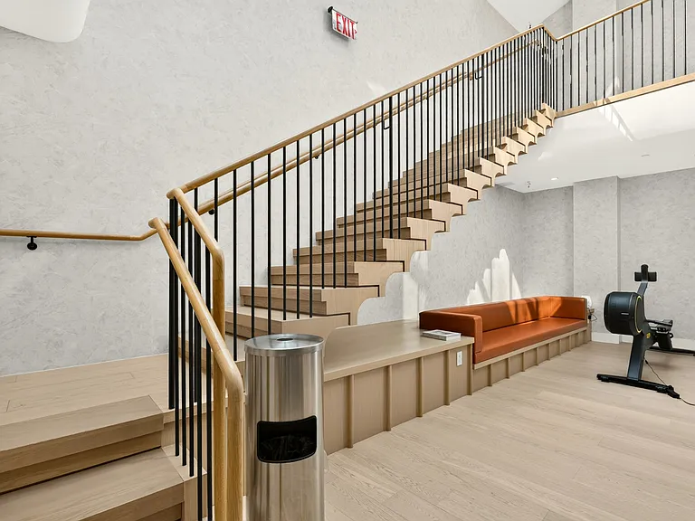 400 W 38th St #5GN — Photo 26