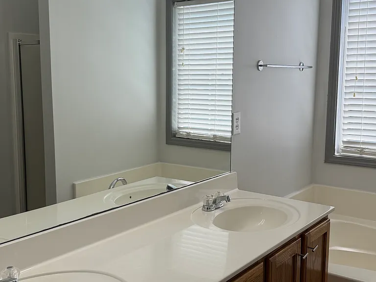 6017 Riverside Run Ct — Photo 25