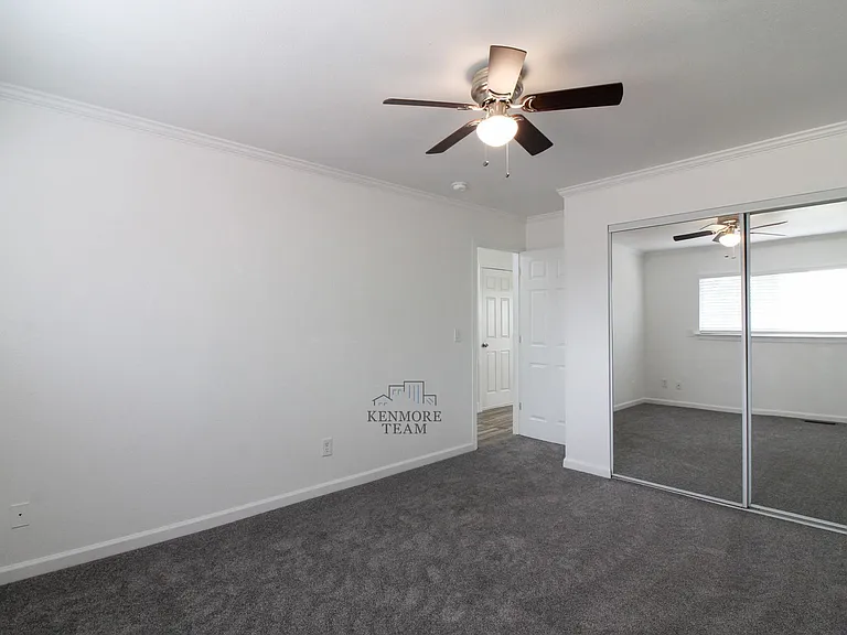2122 S Olympia St — Photo 12