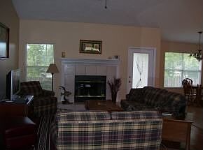 Fireplace & Vaulted Ceiling