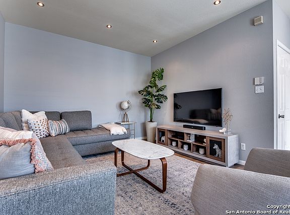 4th image of 81 Chapel Hill Cir #81