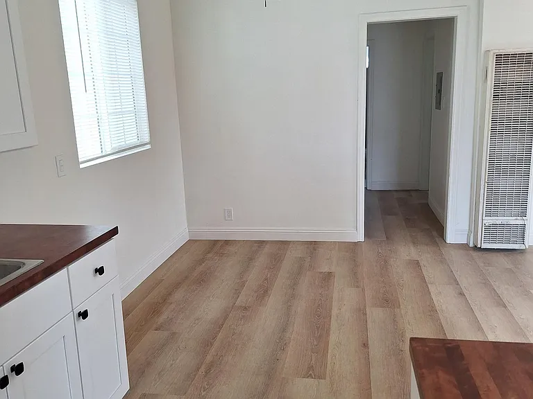 10211 Crenshaw Blvd — Photo 11