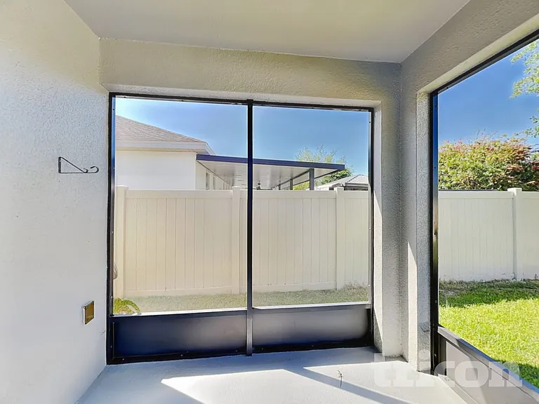 1842 Castleton Dr — Photo 17