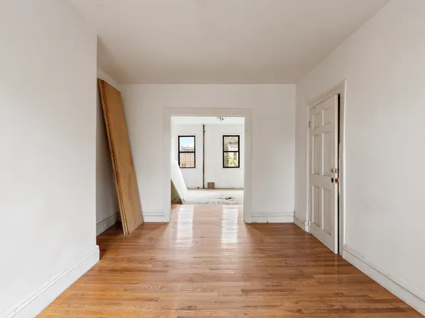 738 Lafayette Avenue image 7 of 11