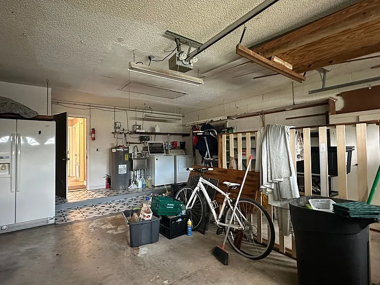 616 Iris St — Photo 26