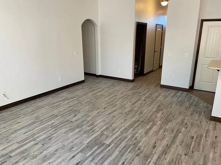 3000 Queenston Ave — Photo 10