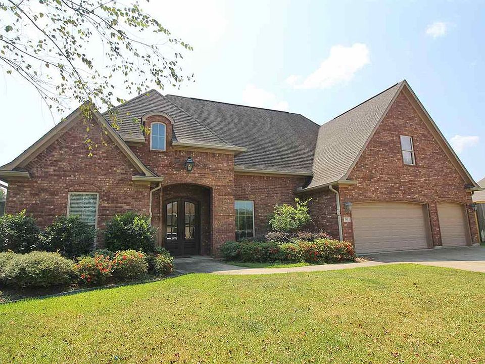 1st image of 202 Winding Brook Dr