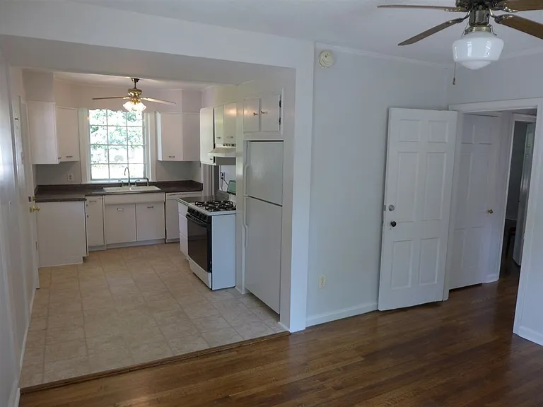 699 Shotwell St — Photo 5