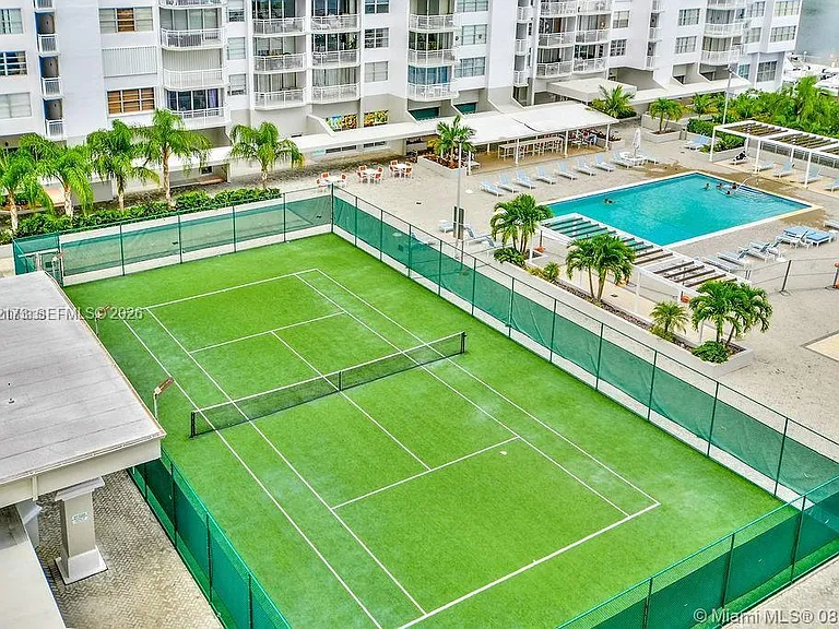 18041 Biscayne Blvd #801 — Photo 33
