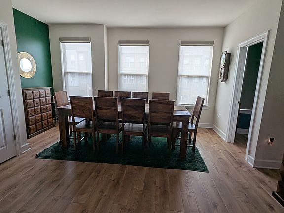 Dining area off kitchen