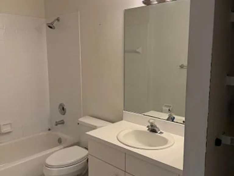 8202 White Rock Cir — Photo 18