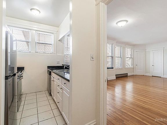5th image of 2411 Webster St APT 11