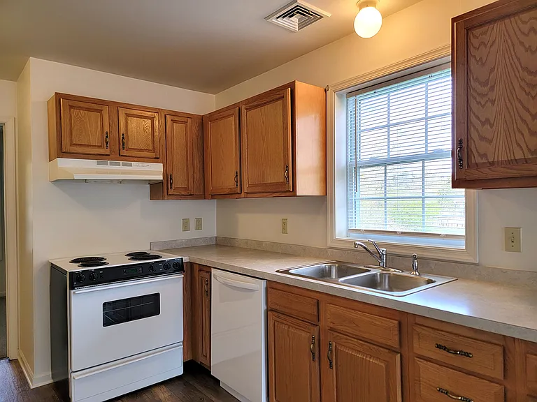 189 Tom Ave #B — Photo 5