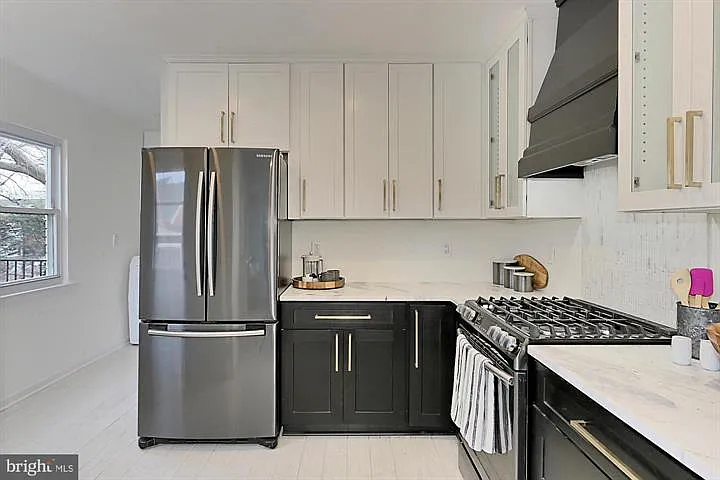 2501 Crest St — Photo 12
