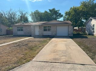 226 Park Ln, Universal City, TX 78148