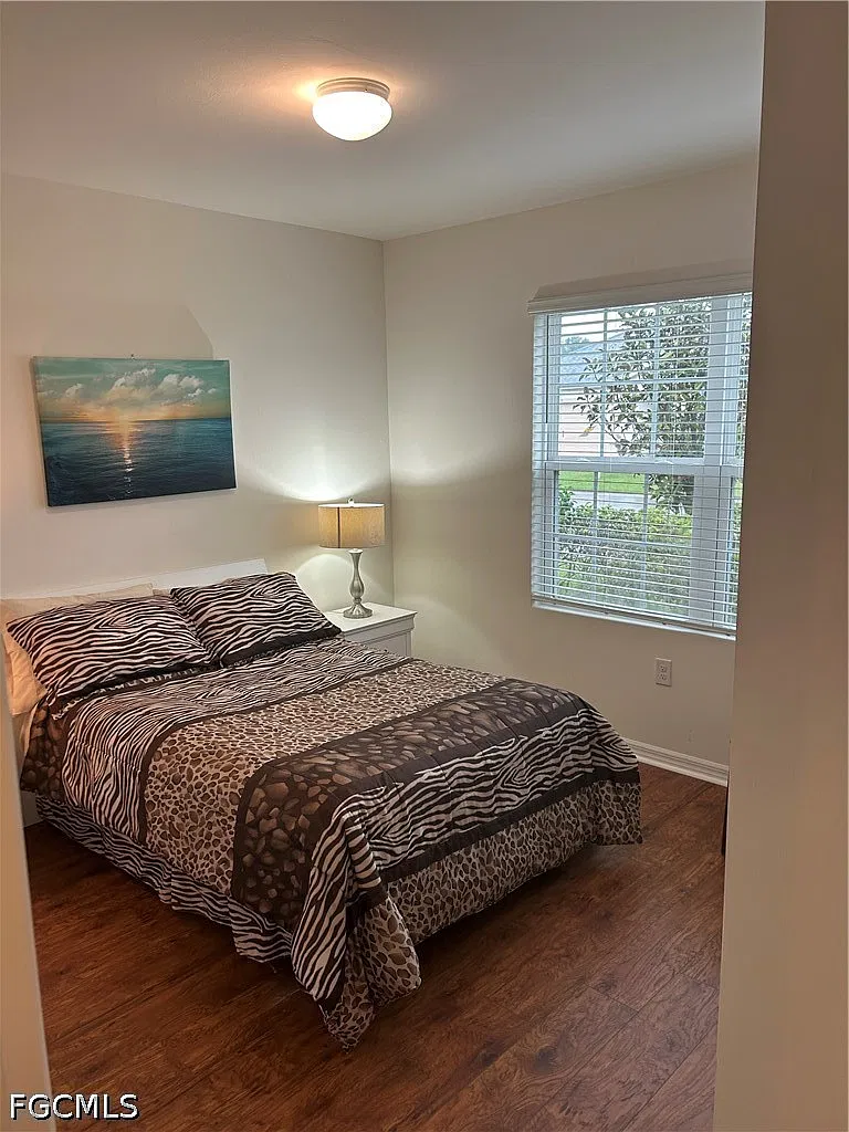 4 bed, 2.0 bath, 1828 sqft, $2,300 — Photo 3