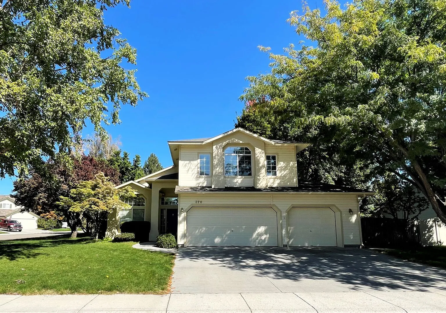 Beautiful 5bd 3ba home on corner lot, Edgeview Estates Sub in Boise — Photo 2