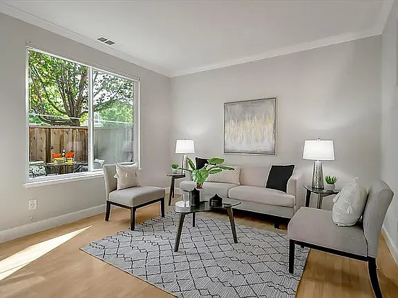 3 bed, 2.5 bath, 1376 sqft, $4,100 — Photo 4