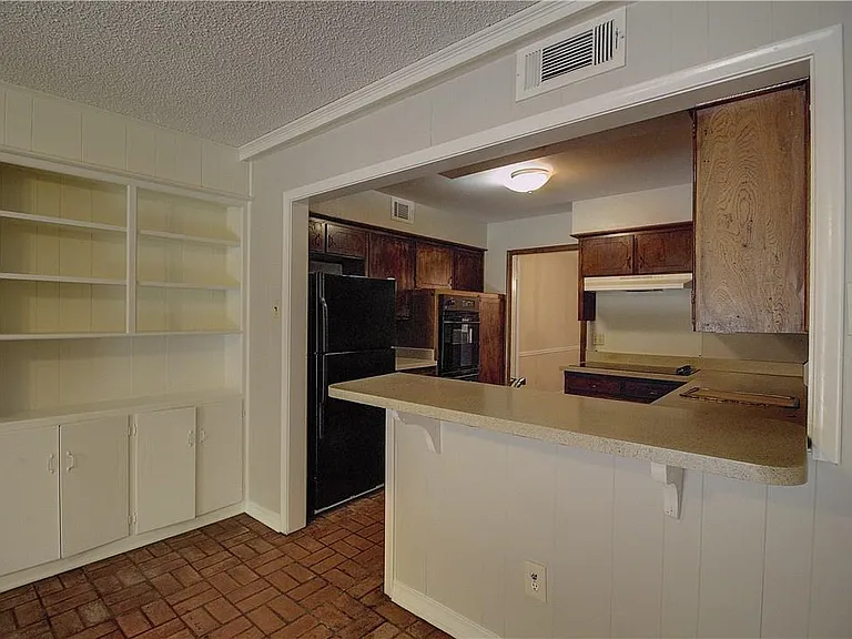 7708 Dentcrest Dr — Photo 5