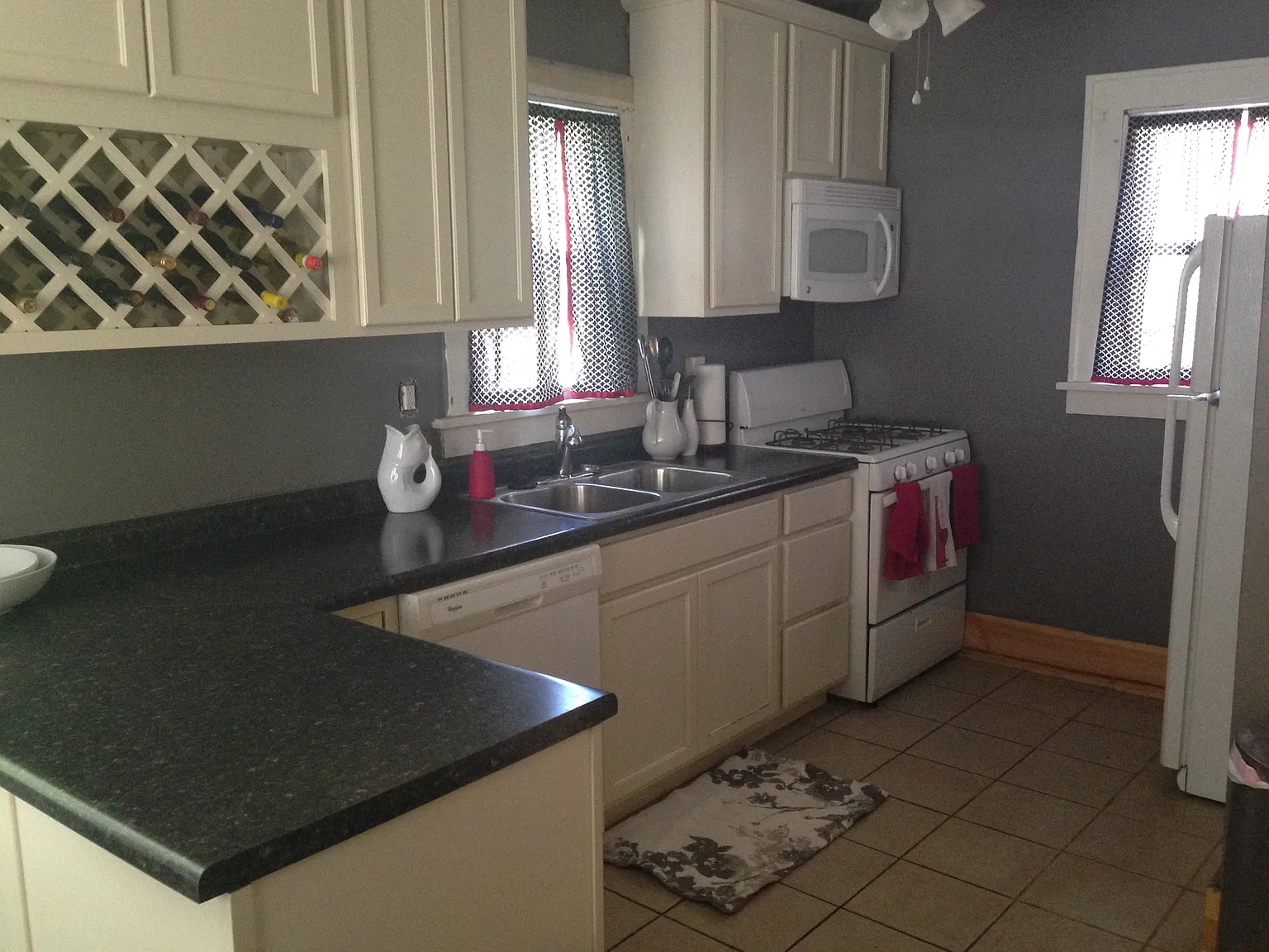 605 Harwood Ct photo 1