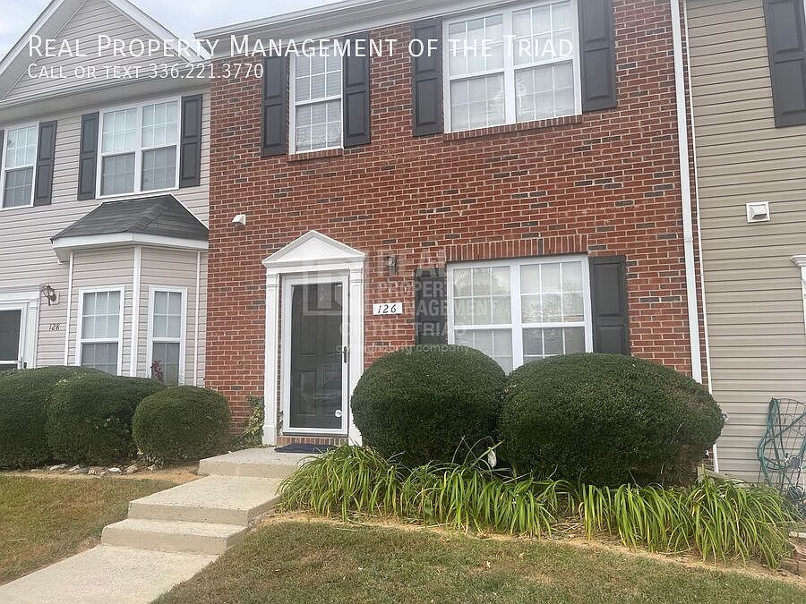 1st image of 126 Queensberry Ct