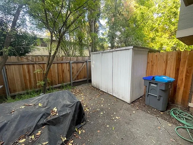 1569 Drake Dr — Photo 5