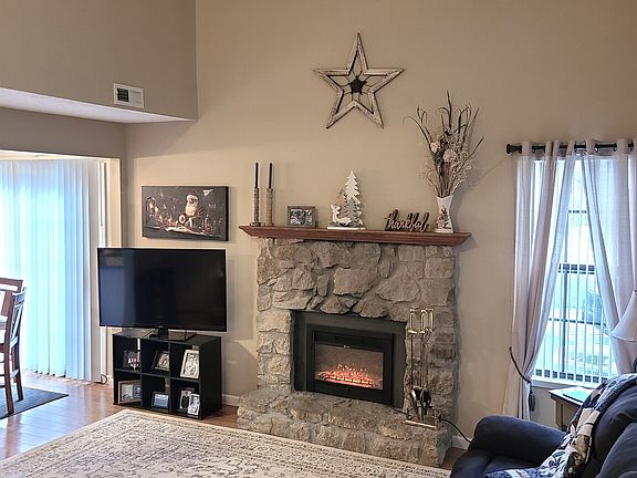 4th image of 8044 Valley Farms Ct #1-C