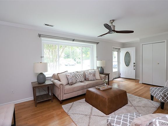 5th image of 8034 Meadow Dr