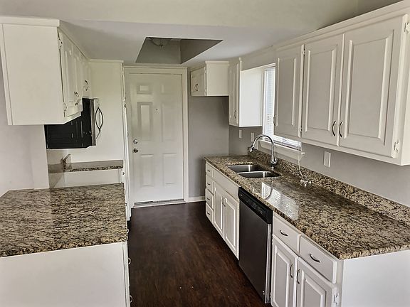 4th image of 4721 Hanover Dr