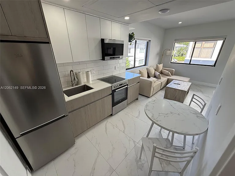 944 Jefferson Ave #16 — Photo 6